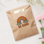 "Be Kind Rainbow - カラフル引用文前向きデザイン" フェイバーバッグ (封をした状態)