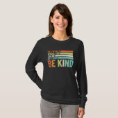 Be Kind Short Sleeve Kindness Graphic Cute Be Kind Tシャツ (正面フル)