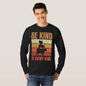 Be Kind To Every Child Animals Hutch Farm Animal P Tシャツ (正面フル)