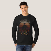 Be Kind To Every Child Animals Hutch Farm Animal P Tシャツ (正面フル)