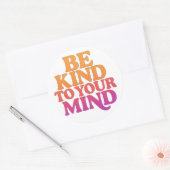 BE KIND TO YOUR MIND – Retro Wavy Sticker ラウンドシール (封筒)