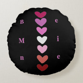 Be Mine Minimal Heart Stack Valentine T-Shirt ラウンドクッション