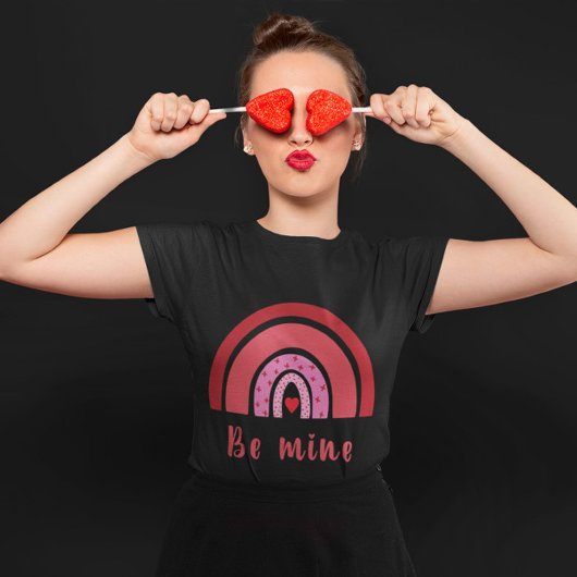 Be Mine Rainbowハートバレンタインデー Tシャツ