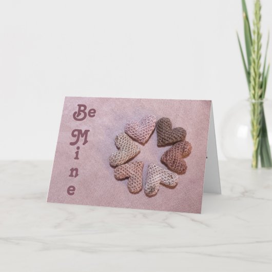 Be Mine Solar-dyed Crocheted Hearts Valentine Card カード (正面)