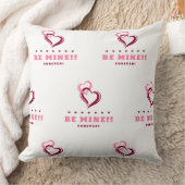 Be Mine Throw Pillow クッション (ブランケット)
