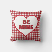 Be Mine Valentine Red and White Plaid Gingham クッション (正面)