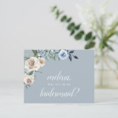 Be My Bridesmaid Dusty Blue Beige Flowers Boho Inv インビテーションポストカード (スタンド正面)
