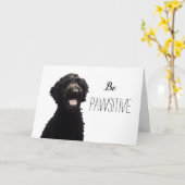 Be Pawsitive - Labradoodle カード (黄色い花)
