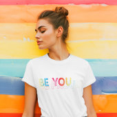 Be You Be 誇りを持ったおもしろいLGBTQレインボーハートモノグラム トライブレンドＴシャツ