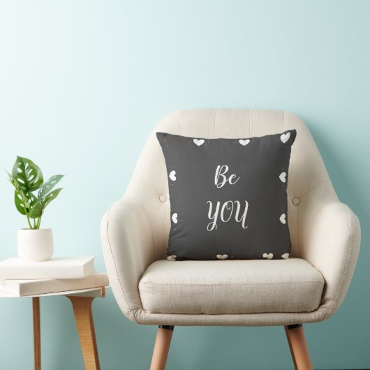 Be You Pillow – Minimal Quote Throw Pillow クッション (椅子)