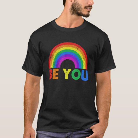 Be You Pride LGBTQ Gay LGBT Ally Rainbow Flag Retr Tシャツ (正面)