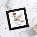 Be Yourselfジャックラッセルパピーイラストレーション ギフトボックス<br><div class="desc">「Be Yourself Jack Russell Puppy」ギフトボックスの魅力に喜びと、柔らかい白いバルーンが出現するメールボックスの隣に立っているジャック・ラッセルの子犬の愛らしいイラストレーションをフィーチャー。贈り物と一緒に完成したこの魅力的なシーンは、任意の子供部屋ルームに理想的な追加、愛犬家に最適。ハートと星読で飾られた下の美しい書道「Be Yourself」は、この可愛いデザインにお洒落touchを加えた。このギフトボックスは、赤ちゃんシャワー、誕生日、休日に最適であるだけでなく、犬を崇拝する特別な人々、特にジャック・ラッセルのための思慮深い毎日の贈り物として機能する。この箱はジャッ生まれたばかりのク・ラッセル愛好家の心のこもった贈り物として自分の部屋のためであろうと、彼らの顔に確実にスマイルをもたらす。</div>