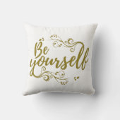 Be Yourself T-shirt クッション (裏面)