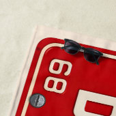 Beach Babe 1969 | Red Retro Florida License Plate ビーチタオル (インサイチュ)