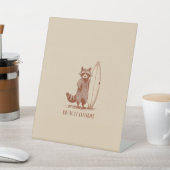 Beach Bandit Raccoon Surfer – Funny Vintage 台座サイン (インサイチュ)