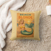 Beach Blonde Pin-Up Mermaid - Yellow Retro Coastal クッション (ブランケット)