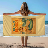 Beach Blonde Pin-Up Mermaid - Yellow Retro Coastal ビーチタオル