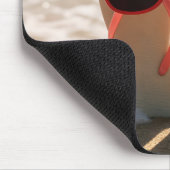 Beach Flip-flops with Red Sunglasses マウスパッド (コーナー)