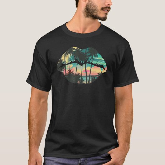 Beach Palm Tree Lips Tropical Summer Retro Sunset Tシャツ (正面)