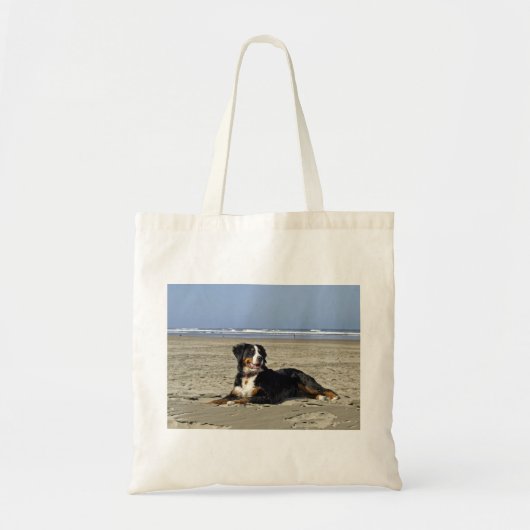 beach.pngのbernese山犬layin トートバッグ (正面)