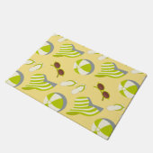 Beach vacay pattern with sunglasses and sun hat  ドアマット (アングル)