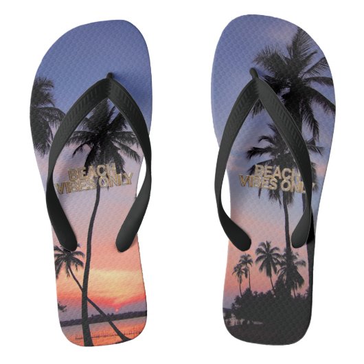Beach Vibes Only Pair of Flip Flops ビーチサンダル (フットベッド)
