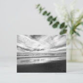 Beach view in black and white ポストカード (スタンド正面)