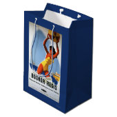 Beachballイギリスの鉄道の女の子およびポスター ミディアムペーパーバッグ (裏面アングル)