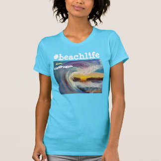 #beachlifeの砂、波および日没 tシャツ