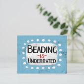 Beadingは過小評価されているグリーティングカード カード (スタンド正面)