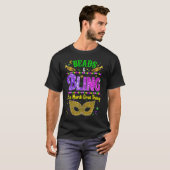 Beads and bling it's a Mardi Gras thing Carnival M Tシャツ (正面フル)
