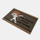 Beagle Rules The House Doormat、Beagles Lover ドアマット (アングル)
