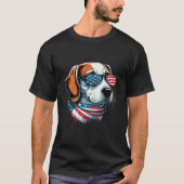 Beagle Waving The American Flag Proud Tシャツ (正面)