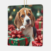 Beagle Wrapping Gifts Christmas Painting セラミックオーナメント (左)