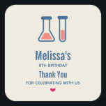 Beaker & Test Tube Scienceをテーマにした誕生日 スクエアシール<br><div class="desc">誕生日感謝していは、試験管とビーカーのかわいいスケッチでシール。科学タイプに最適。</div>