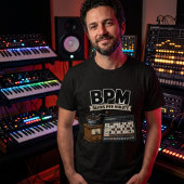Beans Per Minute – Kaffee & Sequencer Producer Tシャツ