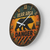 Bear Area Danger Camping & Hunting Gift ラージ壁時計 (傾斜)