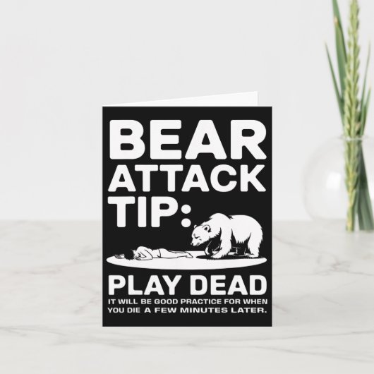 Bear Attack Tip Play Dead Funny Camping Hiking Des カード (正面)