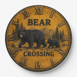 Bear Crossing Cabin Mountain Wildlife Gift ペーパープレート