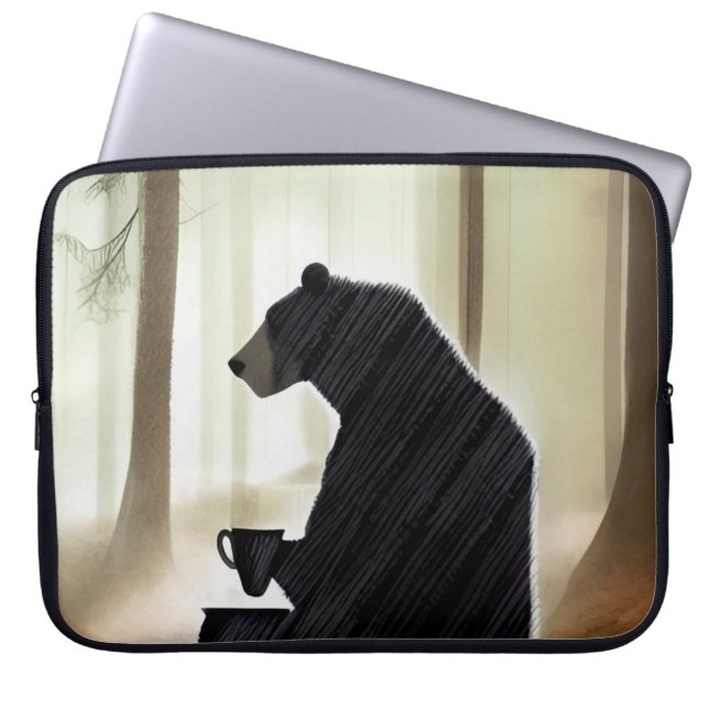 Bear Drink Coffee in the Woods ラップトップスリーブ (正面)