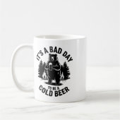 Bear Drinking Beer Camping Funny It's Bad Day To B コーヒーマグカップ (左)