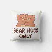 Bear Hugs Only クッション (正面)