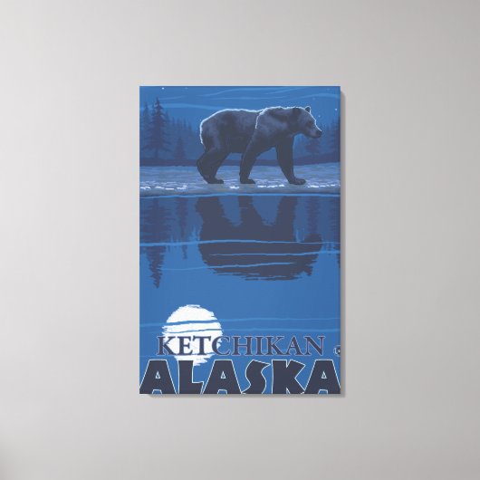 Bear in Moonlight – アラスカ，ケチカン キャンバスプリント (正面)