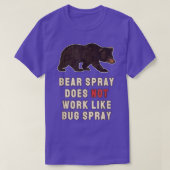 Bear Spray Not Bug Spray Funny Camping Sayings  Tシャツ (デザイン正面)