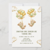 Bear With Balloons Twins First Birthday Invitation 招待状 (正面)
