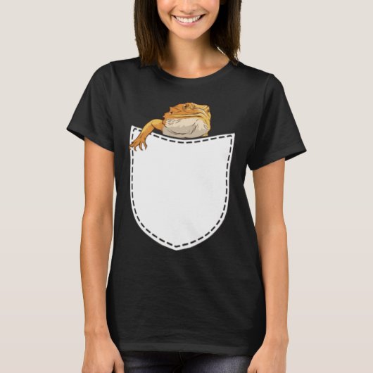 Beard Dragon in Artificial Chest Pocket Reptile Li Tシャツ (正面)
