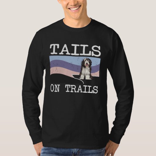 Bearded Collie Tails On Trails  Dog Hiking Tシャツ (正面)