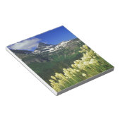 Beargrass at Logan Pass in Glacier National Park ノートパッド (アングル)