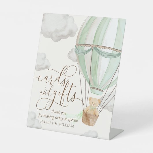 Bearly Waitカードとギフト赤ちゃんシャワー 台座サイン (正面)