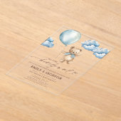 Bearly Waitニュートラルベージュ&ブルーボーイベビーシャワー アクリル招待状 (レイダウン)